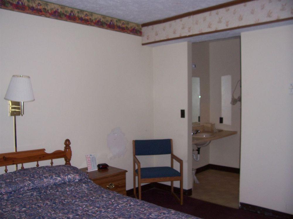 North Country American Inn Kalkaska Dış mekan fotoğraf