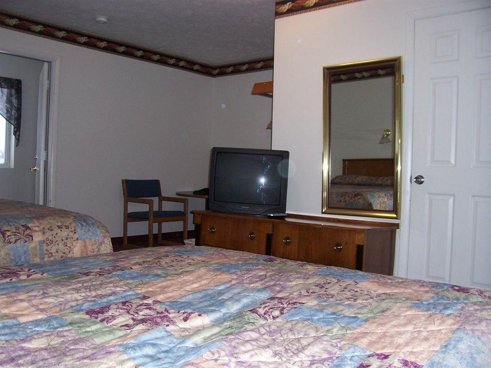 North Country American Inn Kalkaska Dış mekan fotoğraf