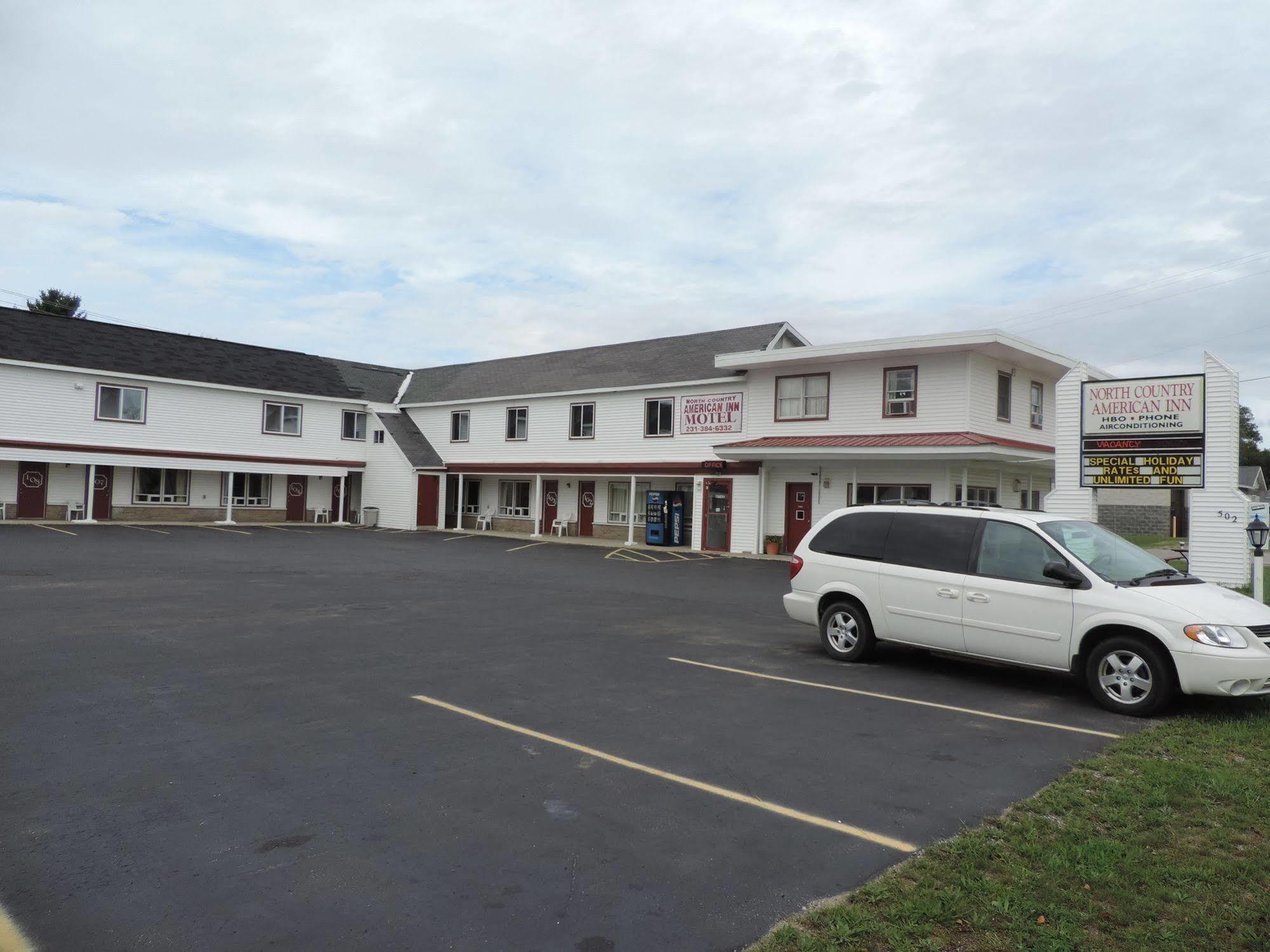 North Country American Inn Kalkaska Dış mekan fotoğraf