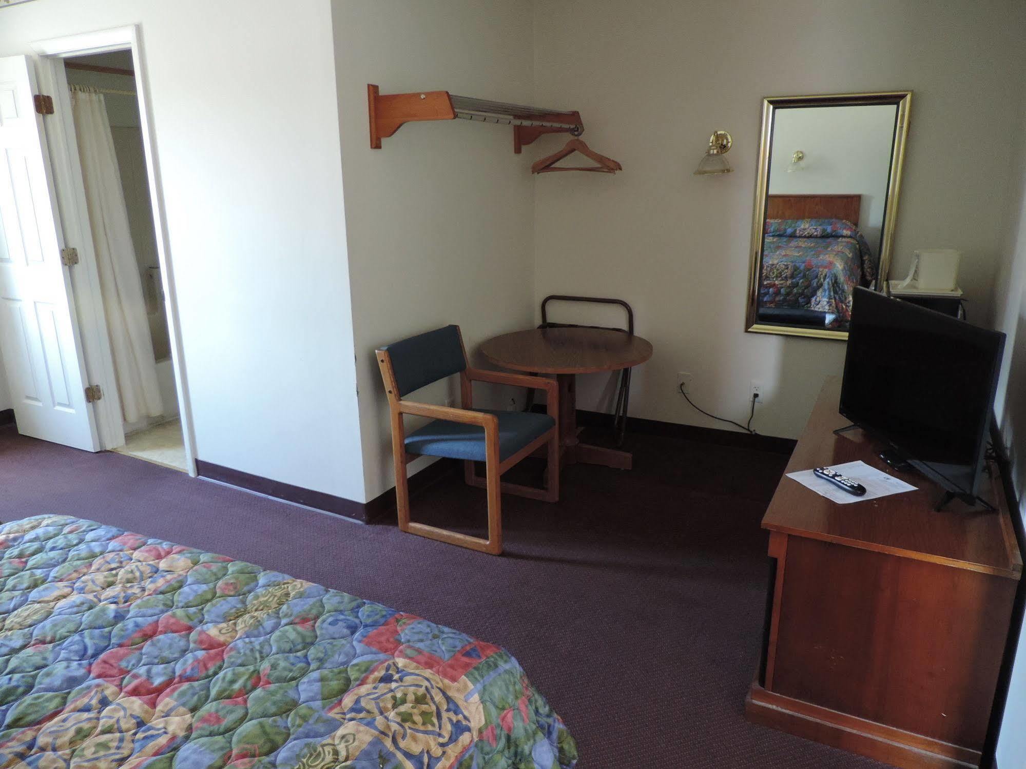 North Country American Inn Kalkaska Dış mekan fotoğraf