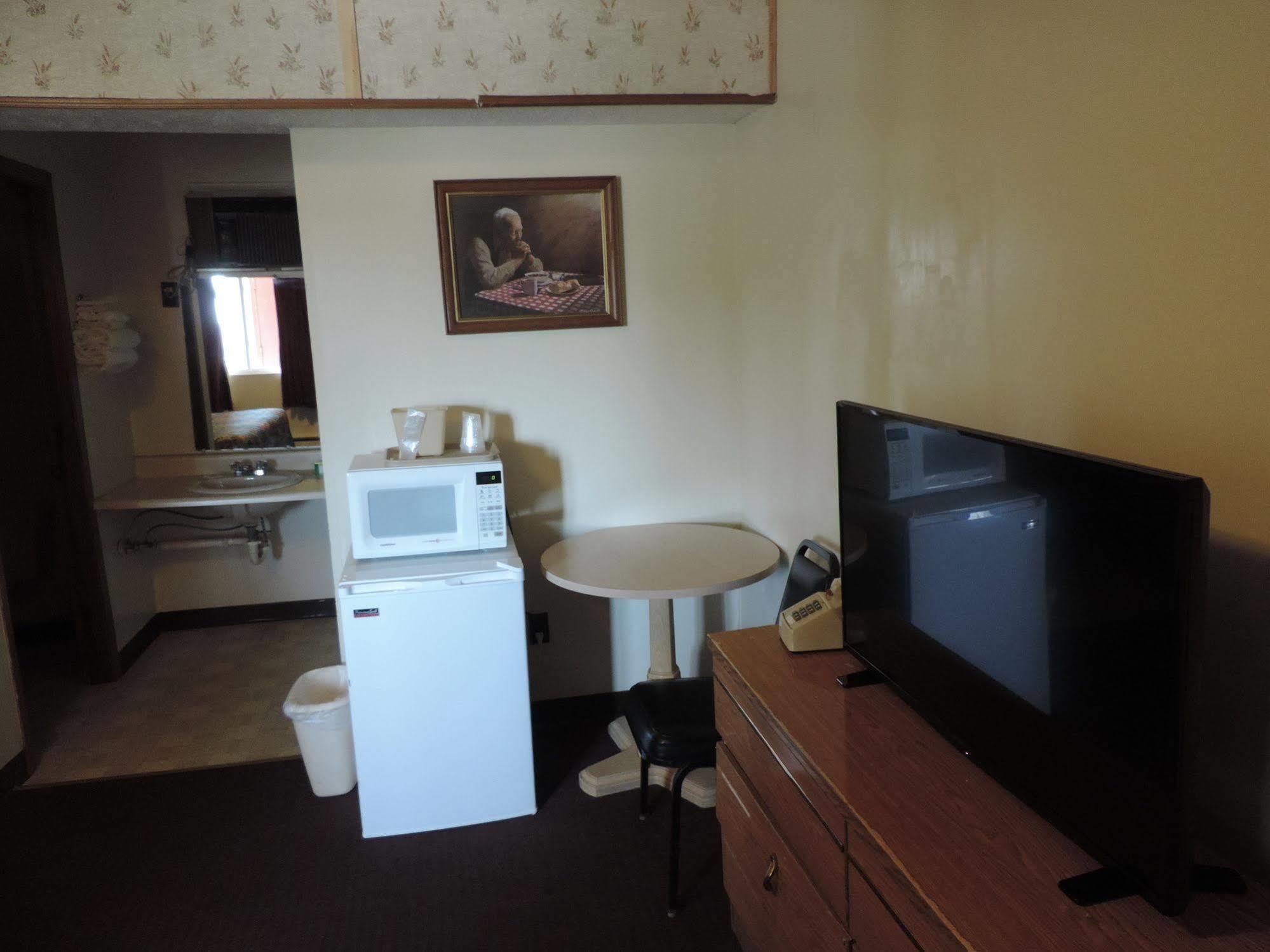 North Country American Inn Kalkaska Dış mekan fotoğraf