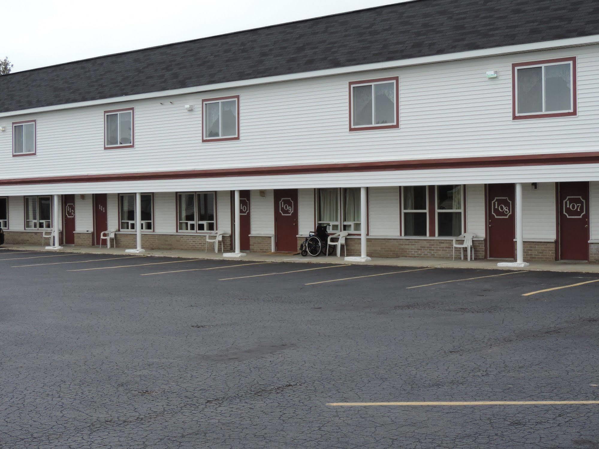North Country American Inn Kalkaska Dış mekan fotoğraf