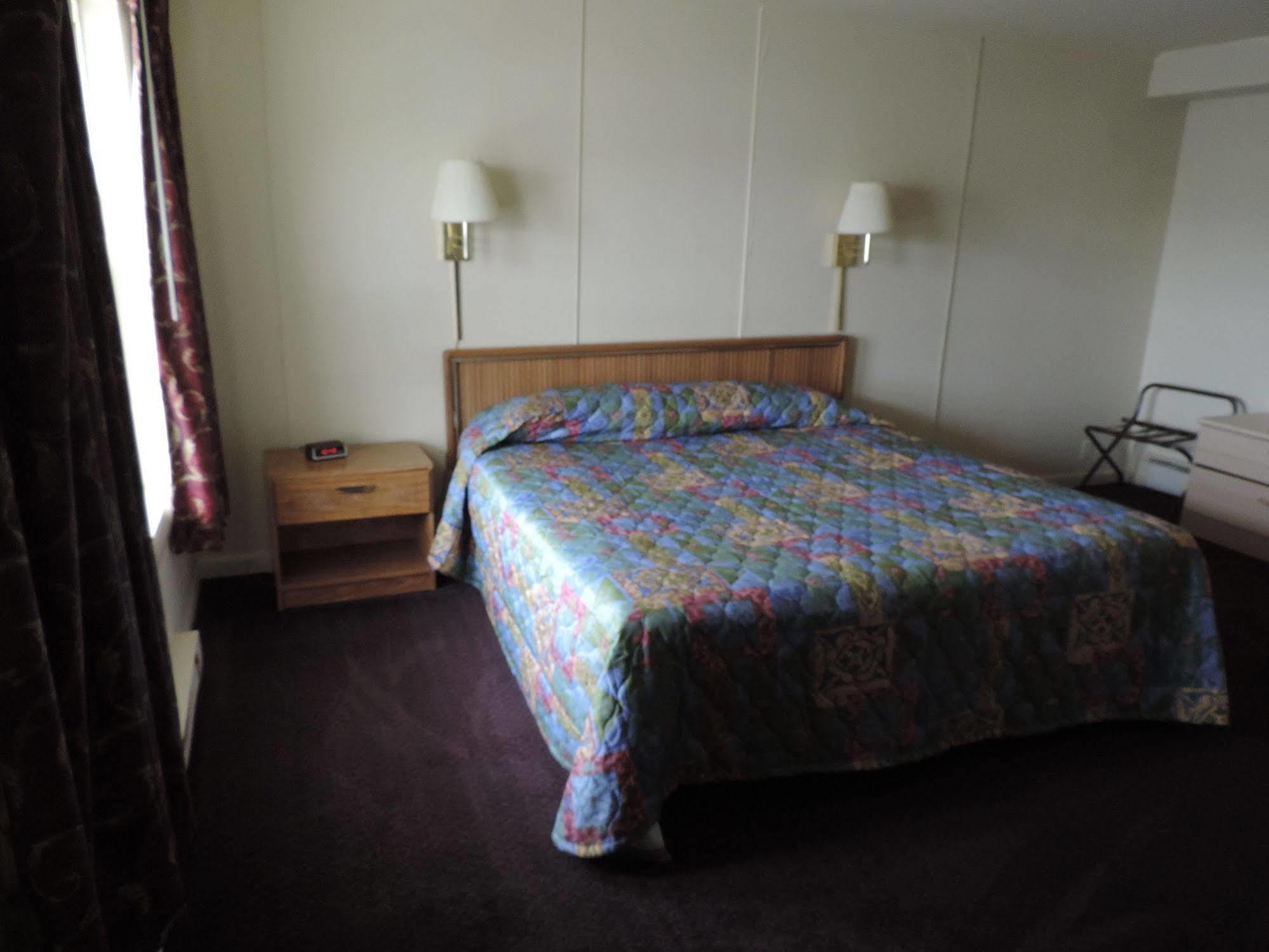 North Country American Inn Kalkaska Dış mekan fotoğraf