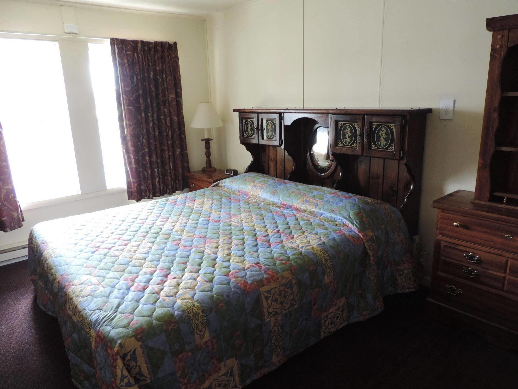 North Country American Inn Kalkaska Dış mekan fotoğraf