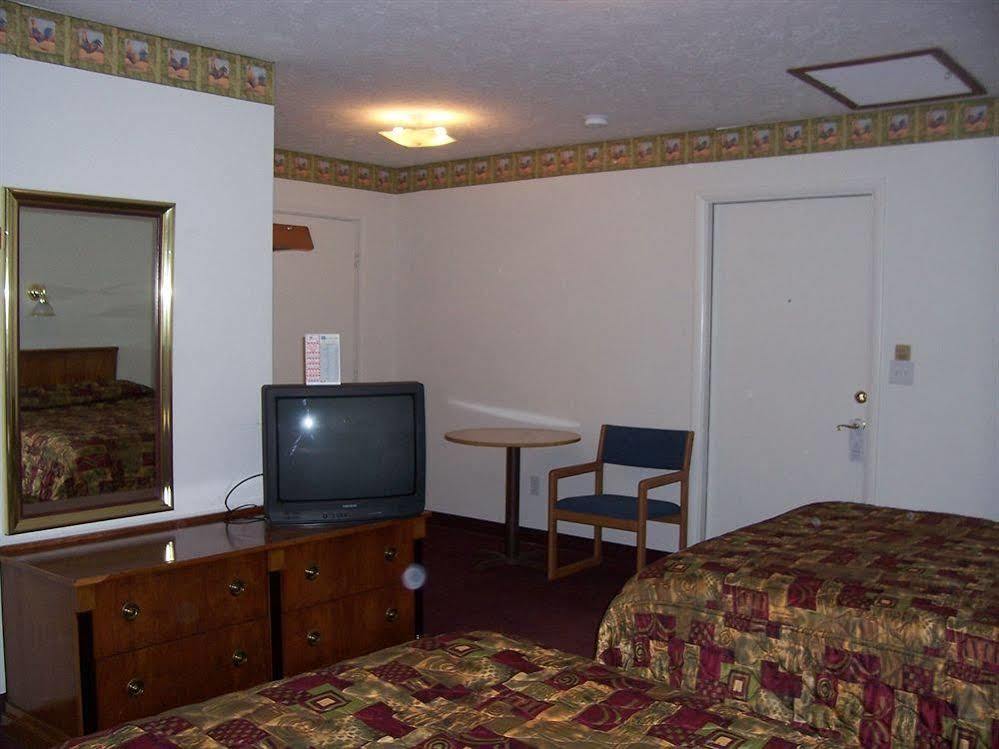 North Country American Inn Kalkaska Dış mekan fotoğraf